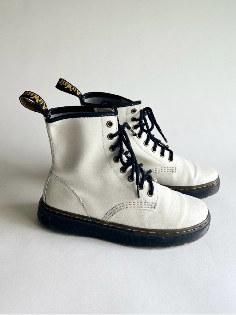 Dr. Martens Zavala While Leather Combat Boots size 7.
